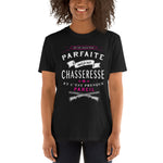 Parfaite Chasseresse - T-shirts Unisexe Standard - Ici & Là - T-shirts & Souvenirs de chez toi