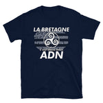 La Bretagne c'est dans mon ADN - triskel et Gwen ha du - T-shirt Standard - Ici & Là - T-shirts & Souvenirs de chez toi