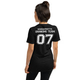 Marquisette Drinking Team - Ardèche - 07 - T-shirt Standard - Ici & Là - T-shirts & Souvenirs de chez toi