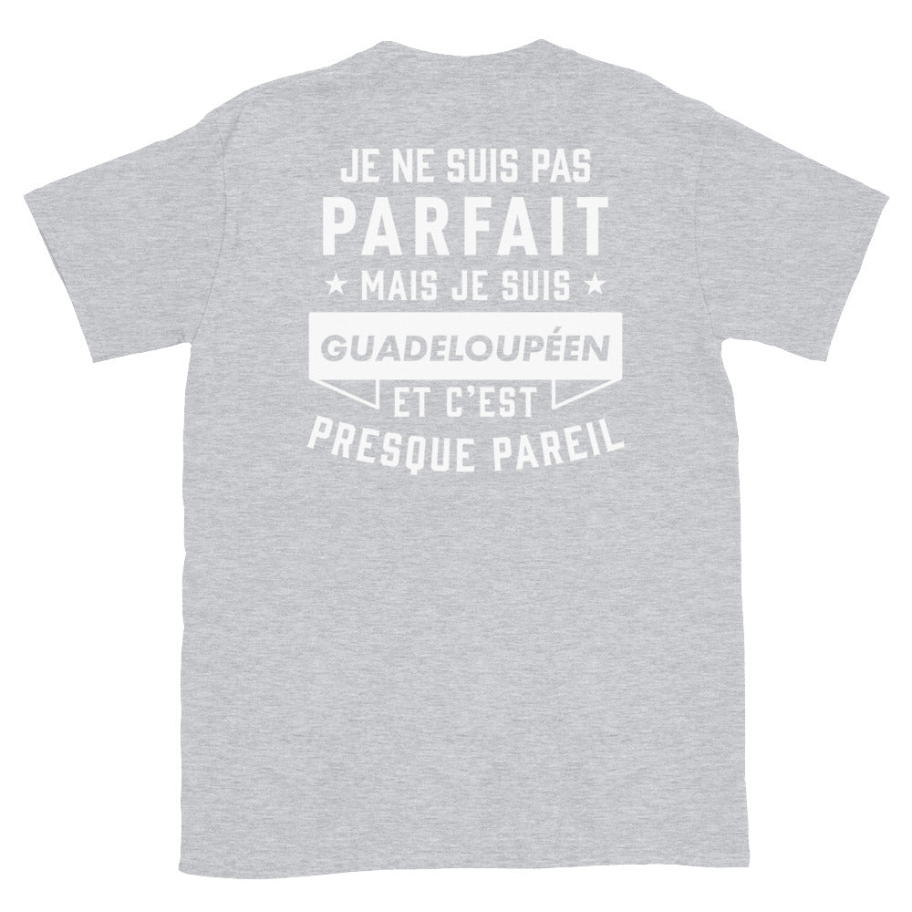 T-shirt Guadeloupe bleu marine dos - Je ne suis pas parfait mais.