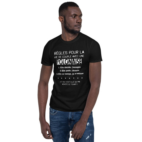 Règle vivre avec une polonaise - T-shirt Standard - Ici & Là - T-shirts & Souvenirs de chez toi