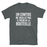 Thumbnail for Comtois ne vieillit pas - Bouteille - T-shirt Standard - Ici & Là - T-shirts & Souvenirs de chez toi