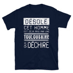 Pris par une toulousaine - T-shirts Unisexe Standard - Ici & Là - T-shirts & Souvenirs de chez toi