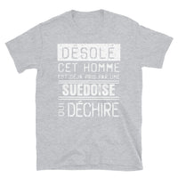 Thumbnail for T-shirt suédois bleu marine dos - Désolé ce mec est pris par une fille qui déchire