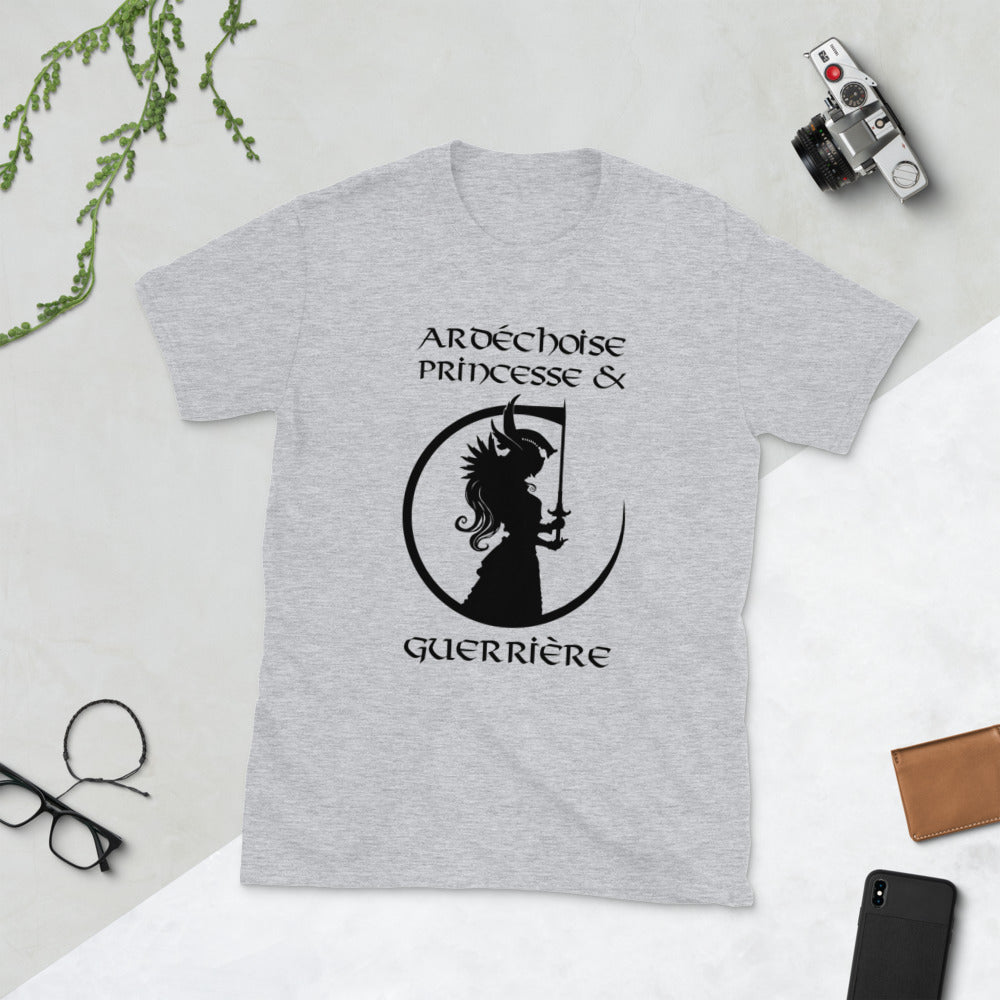 Ardéchoise princesse guerriere- T-shirts Unisexe Standard - Ici & Là - T-shirts & Souvenirs de chez toi