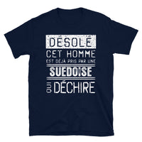 Thumbnail for T-shirt suédois noir dos - Désolé ce mec est pris par une fille qui déchire
