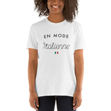 En mode Italienne - T-shirt femme Boy friend-cut - Ici & Là - T-shirts & Souvenirs de chez toi