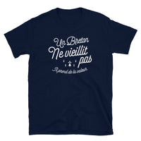 Thumbnail for Un Breton ne vieillit pas il prend de la valeur - T-shirt Standard - Ici & Là - T-shirts & Souvenirs de chez toi