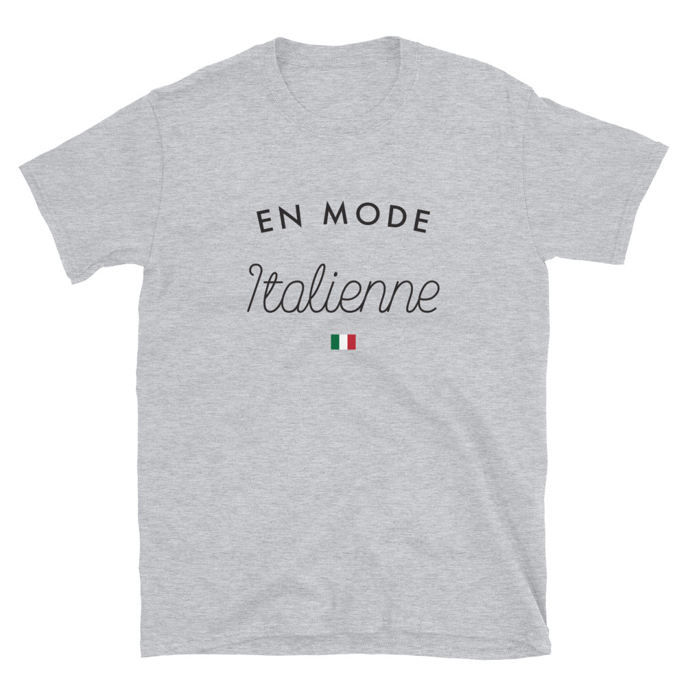 En mode Italienne - T-shirt femme Boy friend-cut - Ici & Là - T-shirts & Souvenirs de chez toi