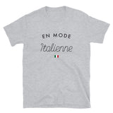 En mode Italienne - T-shirt femme Boy friend-cut - Ici & Là - T-shirts & Souvenirs de chez toi