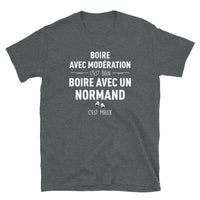 Thumbnail for Boire avec un Normand c'est mieux - Modération - T-shirt Standard - Ici & Là - T-shirts & Souvenirs de chez toi