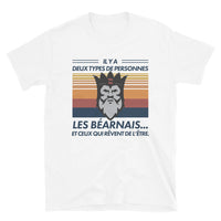 Thumbnail for Deux types de Personnes : Les Béarnais - T-shirt Standard - Ici & Là - T-shirts & Souvenirs de chez toi