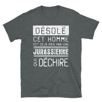 Thumbnail for T-shirt Jura bleu marine - Désolé ce mec est pris par une fille qui déchire