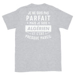 parfait-algerien - Imprimé DOS - T-shirt Standard - Ici & Là - T-shirts & Souvenirs de chez toi