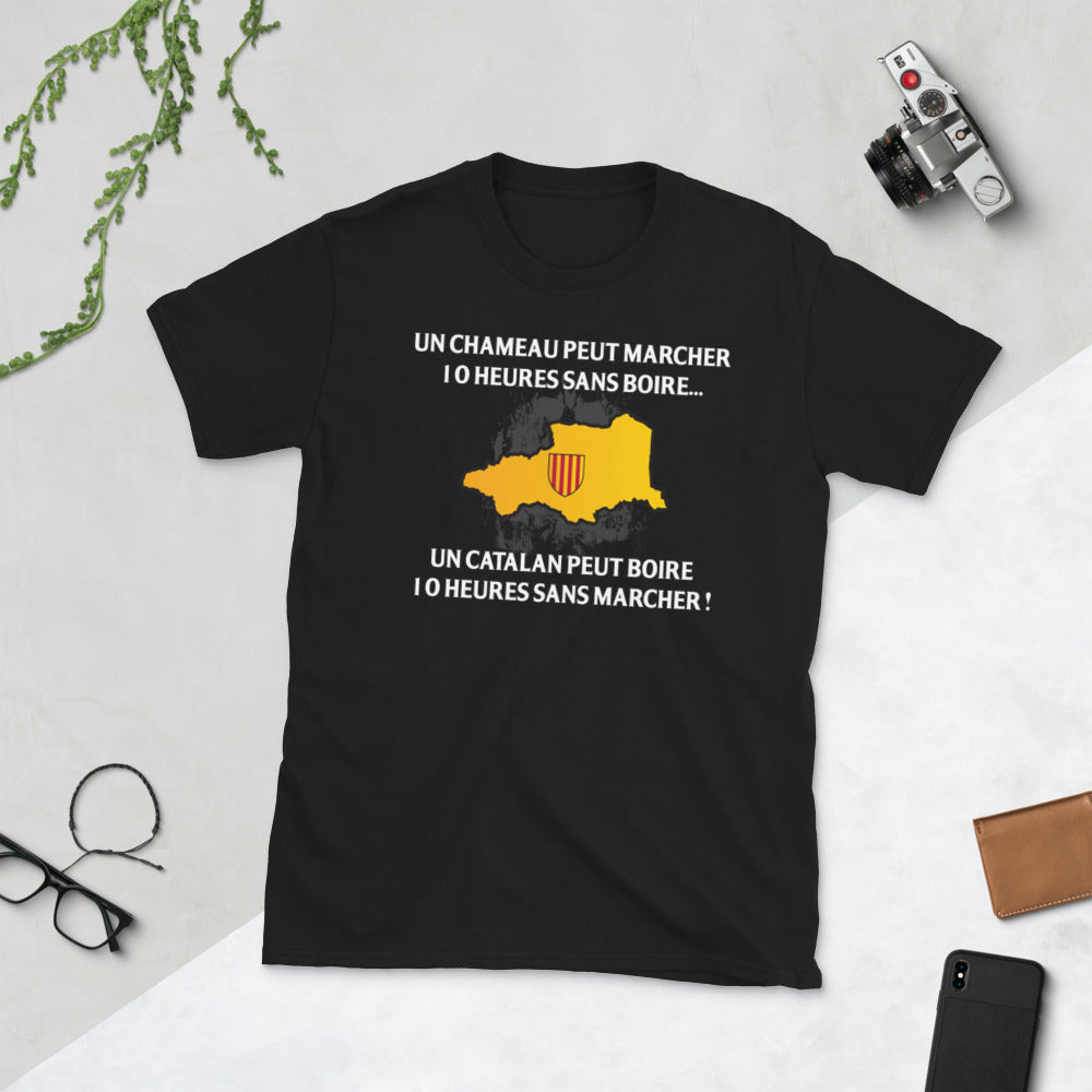 Un Catalan peut boire 10 h sans marcher - T-shirt standard - Ici & Là - T-shirts & Souvenirs de chez toi