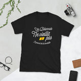 Un Béarnais prend de la bouteille - T-shirt Standard - Ici & Là - T-shirts & Souvenirs de chez toi