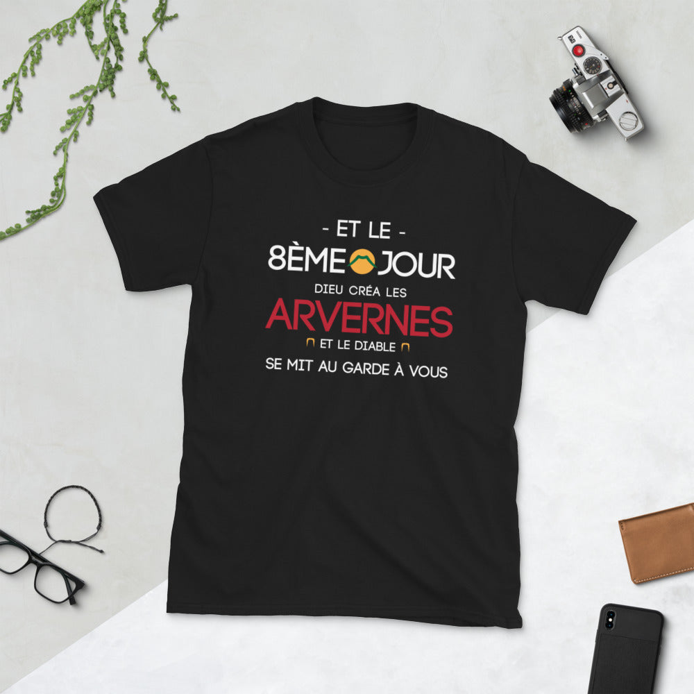 Arvernes et le diable - Auvergne - T-shirt Standard - Ici & Là - T-shirts & Souvenirs de chez toi