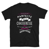 Thumbnail for T-shirt Chasseresse noir - Design humoristique et local