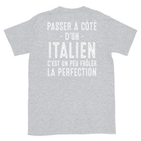 Thumbnail for T-shirt Italie gris foncé dos - Frôler la perfection avec humour