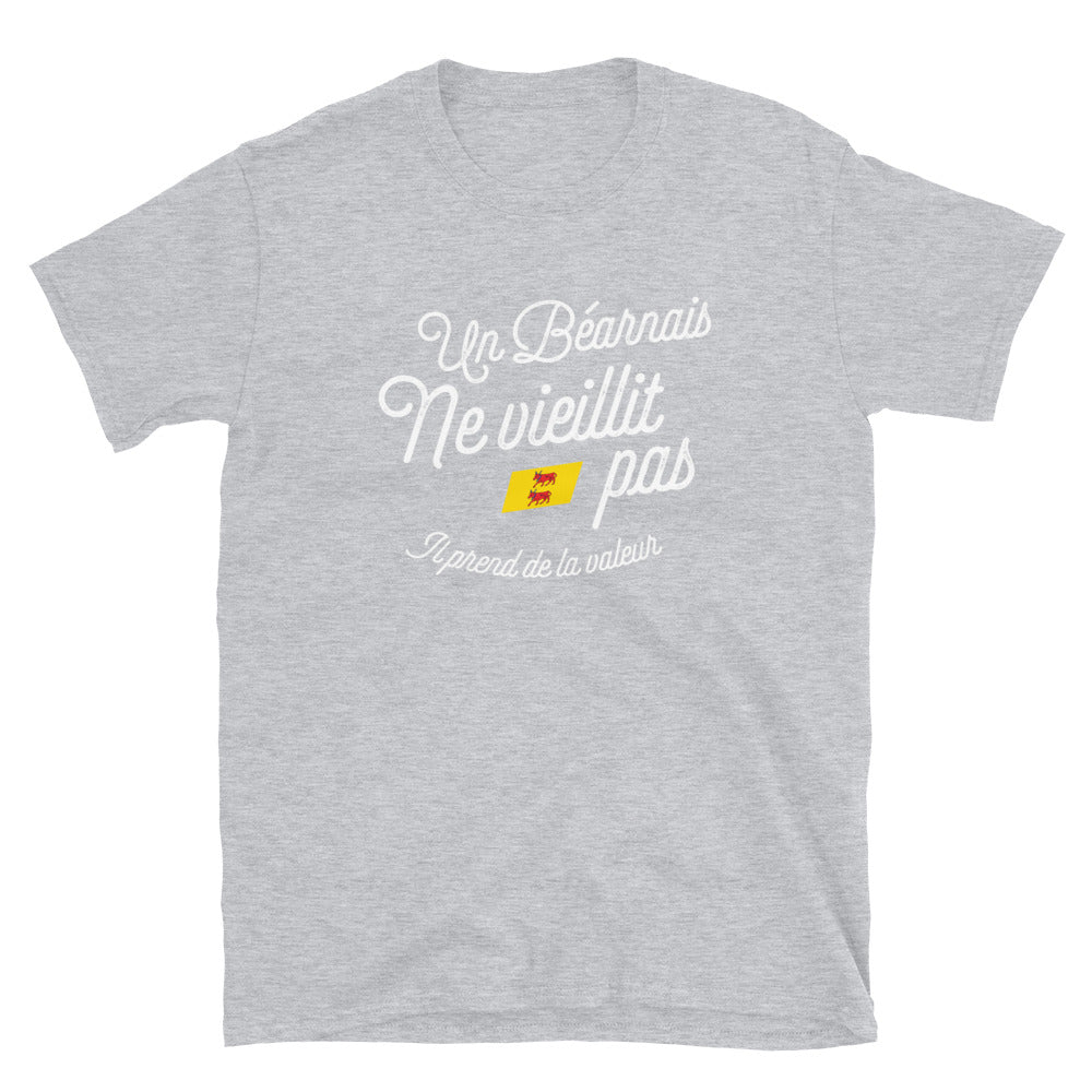 Un Béarnais ne vieillit pas il prend de la valeur - T-shirt Standard - Ici & Là - T-shirts & Souvenirs de chez toi