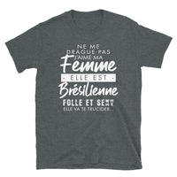 Thumbnail for Ne me drague pas ma femme est Brésilienne - T-shirt Standard - Ici & Là - T-shirts & Souvenirs de chez toi