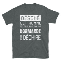 Thumbnail for T-shirt Normande bleu marine - Désolé ce mec est pris par une fille qui déchire