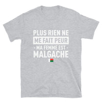 Thumbnail for Plus Rien Ne Me Fait Peur Ma Femme Est Malgache - T-shirt Standard - Ici & Là - T-shirts & Souvenirs de chez toi