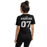Team Ardèche 07 - T-shirt unisexe standard - Ici & Là - T-shirts & Souvenirs de chez toi