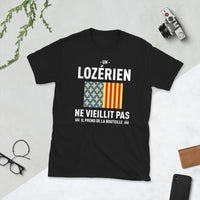 Thumbnail for Un Lozérien ne vieillit pas il prend de la bouteille - T-shirt standard - Ici & Là - T-shirts & Souvenirs de chez toi