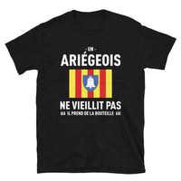 Thumbnail for Un Ariégeois ne vieillit pas il prend de la bouteille - T-shirt standard - Ici & Là - T-shirts & Souvenirs de chez toi