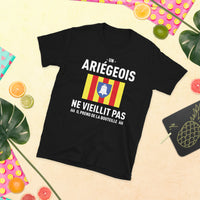 Thumbnail for Un Ariégeois ne vieillit pas il prend de la bouteille - T-shirt standard - Ici & Là - T-shirts & Souvenirs de chez toi