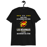 Béarnais, Il y a deux types de personnes - T-shirt standard - Ici & Là - T-shirts & Souvenirs de chez toi