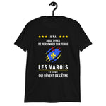 Varois, Il y a deux types de personnes - T-shirt standard - Ici & Là - T-shirts & Souvenirs de chez toi