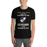 Thumbnail for Deux types de personnes, les Picards et ceux qui rêvent de l'être - T-shirt standard - Ici & Là - T-shirts & Souvenirs de chez toi