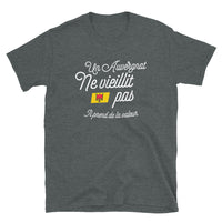 Thumbnail for Un Alsacien ne vieillit pas - T-shirt standard - Ici & Là - T-shirts & Souvenirs de chez toi