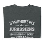 T-shirt idée cadeau humour Jurassien ne les emmerdez pas.