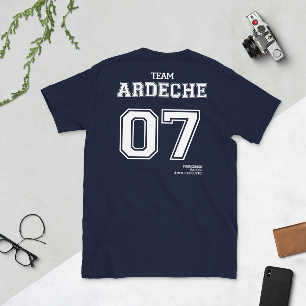 Team Ardèche 07 - T-shirt unisexe standard - Ici & Là - T-shirts & Souvenirs de chez toi