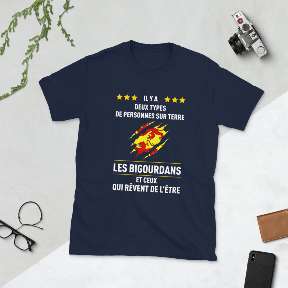 Bigourdans, Il y a deux types de personnes - T-shirt standard - Ici & Là - T-shirts & Souvenirs de chez toi