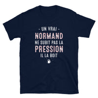 Thumbnail for T-shirt Normand bleu marine dos - Il ne subit pas la pression, il la boit