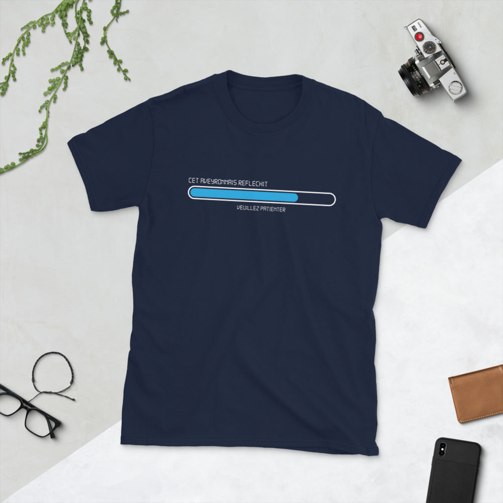 CEt Aveyronnais réfléchit veuillez patienter - T-Shirt standard humour