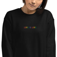 Thumbnail for Broderie love is love aux couleurs du drapeau arc-en-ciel LGBT - Sweatshirt brodé - Ici & Là - T-shirts & Souvenirs de chez toi