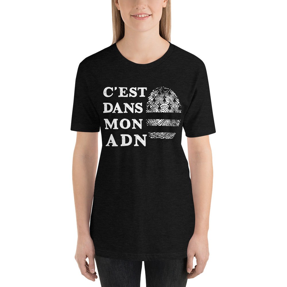 C'est dans mon ADN - Bretagne - T-Shirt unisexe léger et doux - Ici & Là - T-shirts & Souvenirs de chez toi