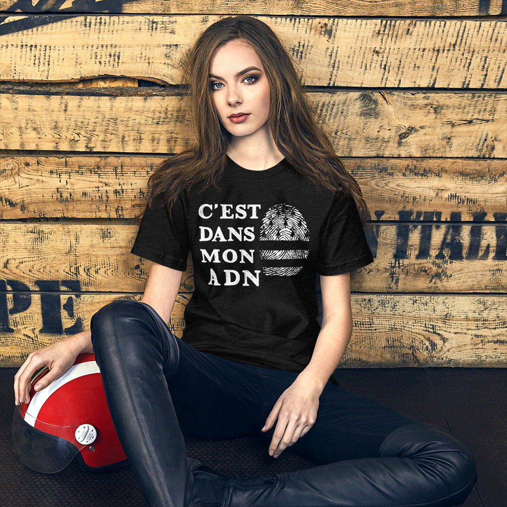 C'est dans mon ADN - Bretagne - T-Shirt unisexe léger et doux - Ici & Là - T-shirts & Souvenirs de chez toi