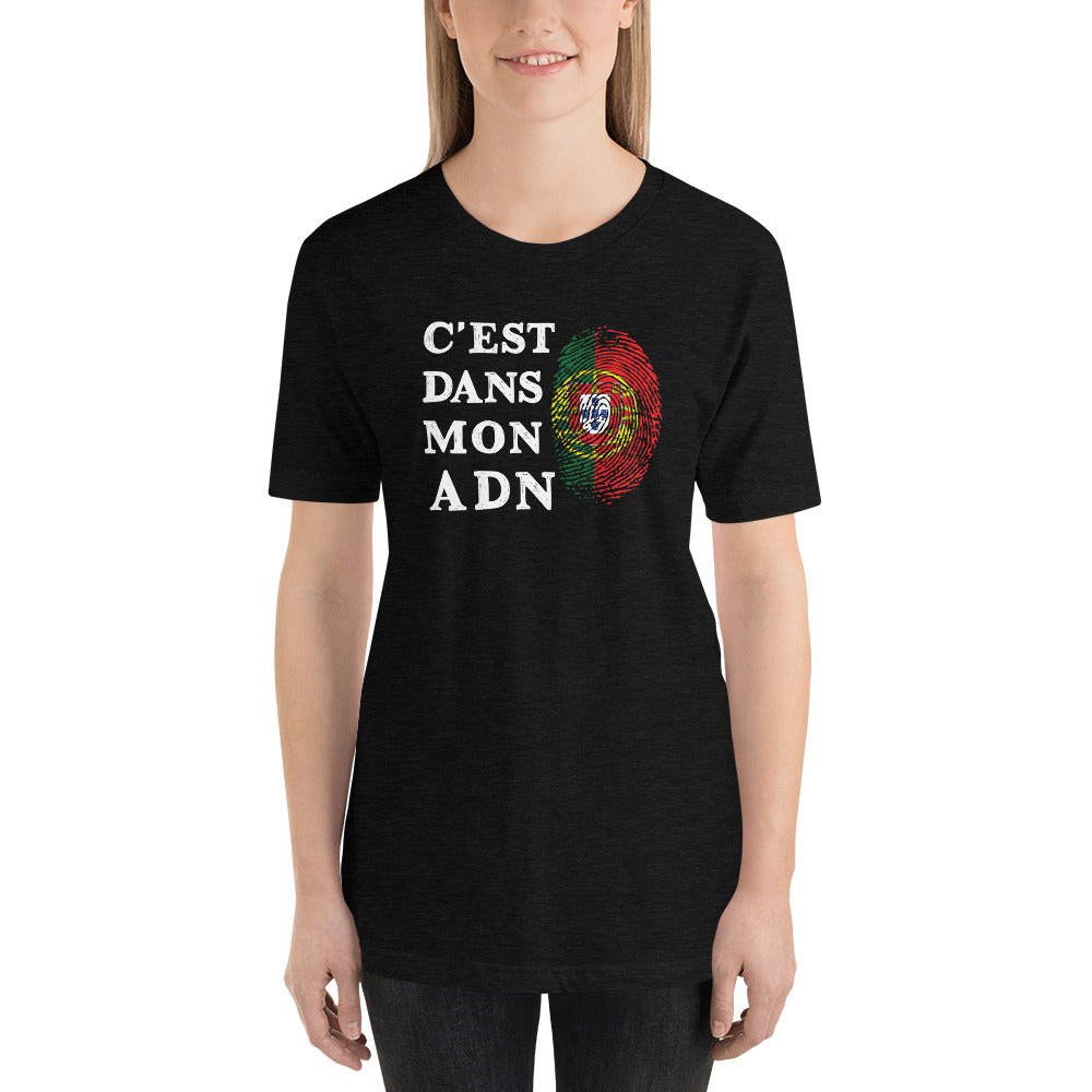 C'est dans mon ADN - Portugal - T-Shirt unisexe léger et doux - Ici & Là - T-shirts & Souvenirs de chez toi