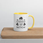 Il est où le bonheur, il est où ? Il est en Bretagne - Tasse Mug de couleur - Ici & Là - T-shirts & Souvenirs de chez toi